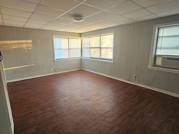4th image of 126 E 13th St APT 6