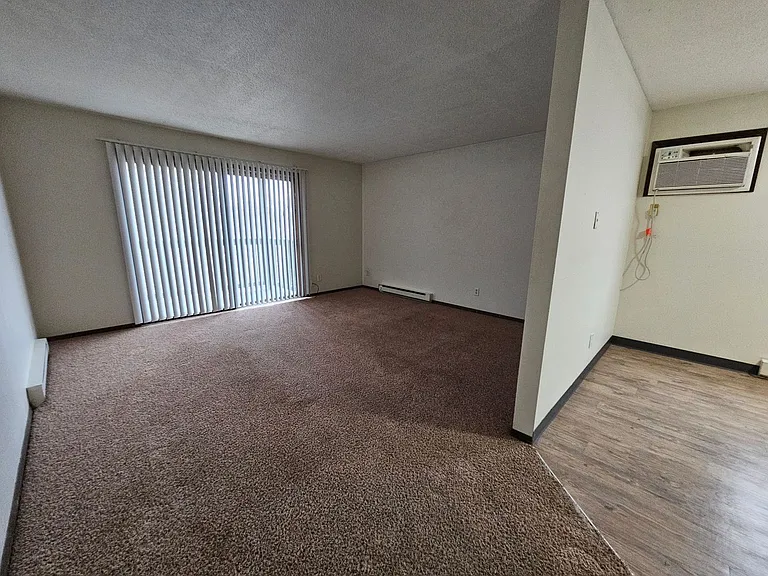 330 29th Street Dr SE — Photo 4