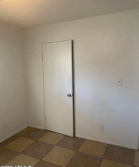 2633 W Belmont Ave #2 — Photo 5