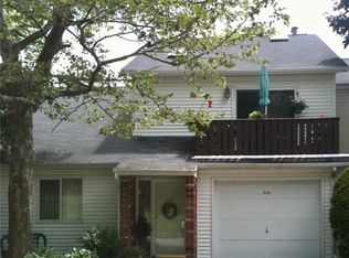 893 Halifax Dr, Warwick, RI 02886