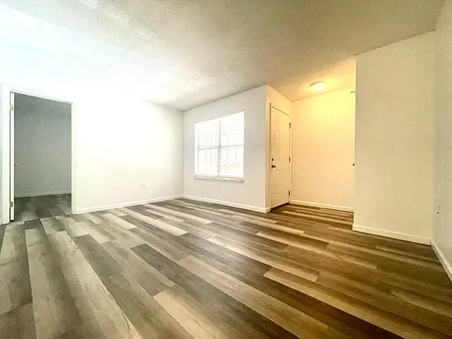 401 N Cromwell Rd #T1 — Photo 4