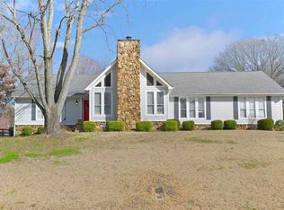 16 Glenwood Dr, Jackson, TN 38305