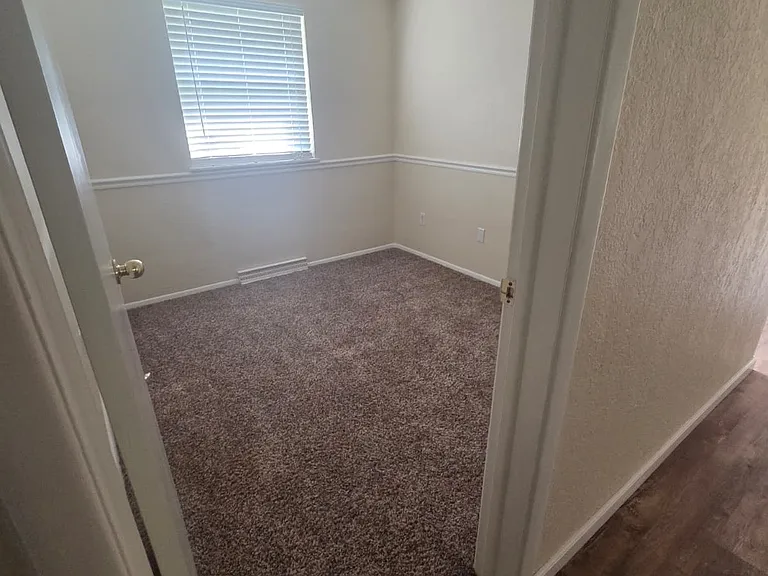 1105 Carol St — Photo 3