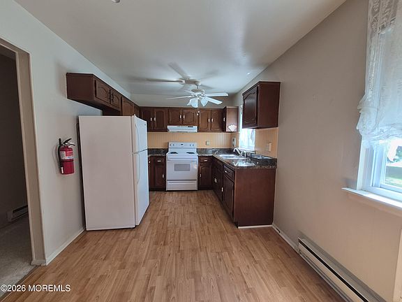 5th image of 8 Potomac Lane Lane #A