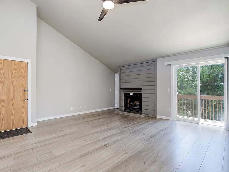 2865 Sundown Ln #301 — Photo 3