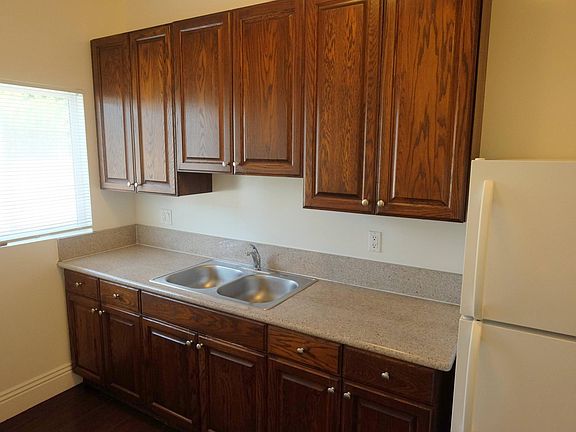 3rd image of 618 S New Hampshire Ave APT 8