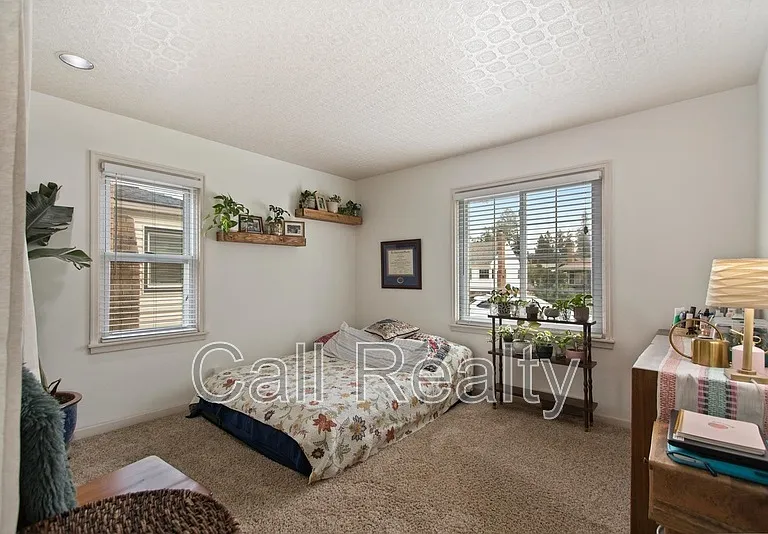 1117 E 33rd Ave — Photo 10