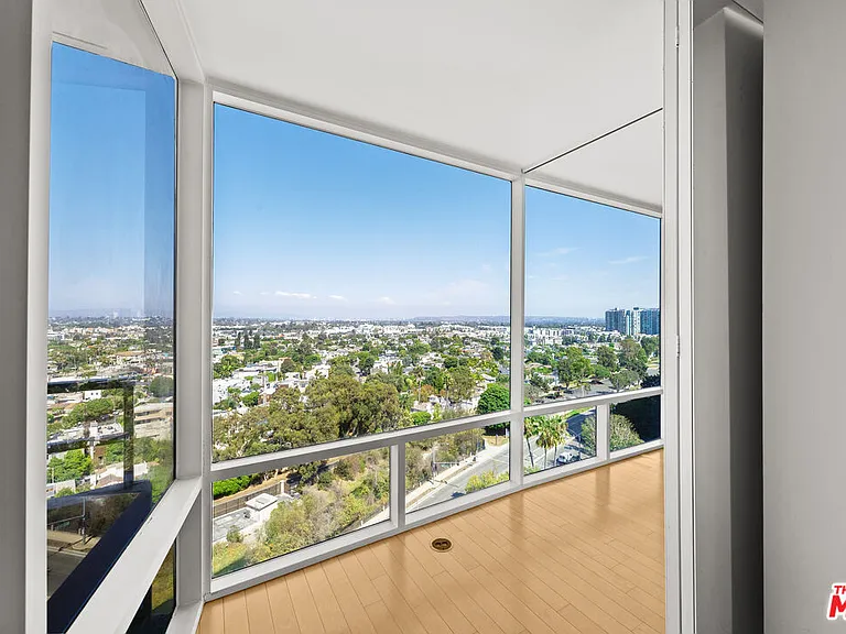 4316 Marina City Dr #1033 — Photo 13