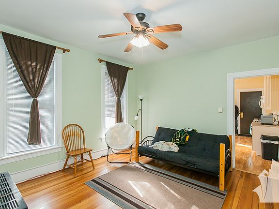 3rd image of 1101 N Marshfield Ave APT Ch2