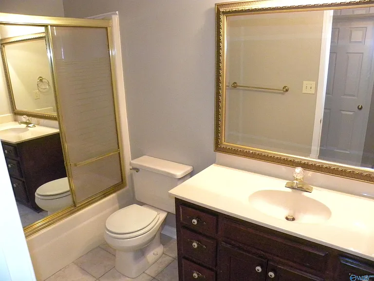 102 W Lake Cir — Photo 16