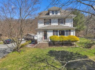620 Macopin Rd, West Milford, NJ 07480