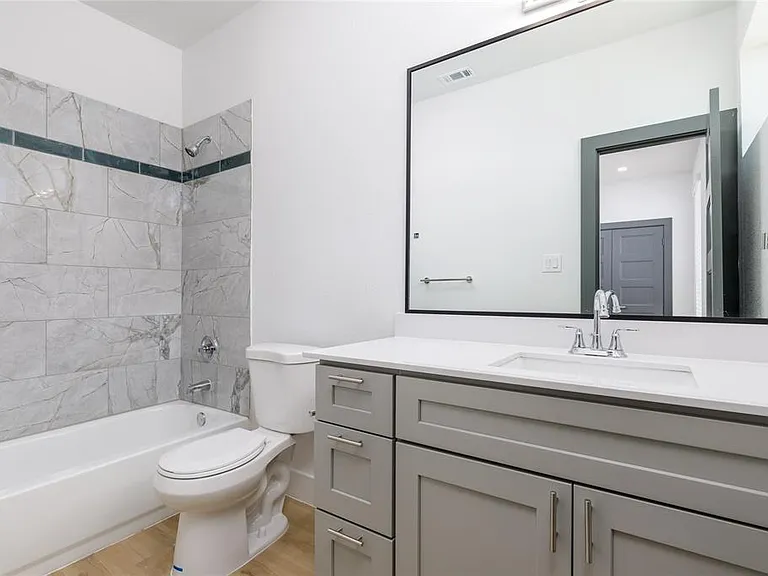 2801 Weisenberger St #101 — Photo 19