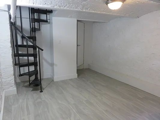 Rented by Bond New York | media 72