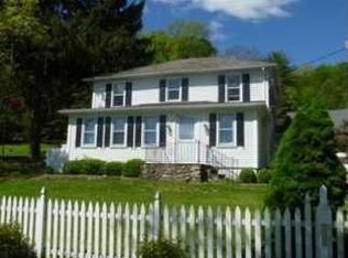 11 Bear Cave Rd, Blairstown, NJ 07825