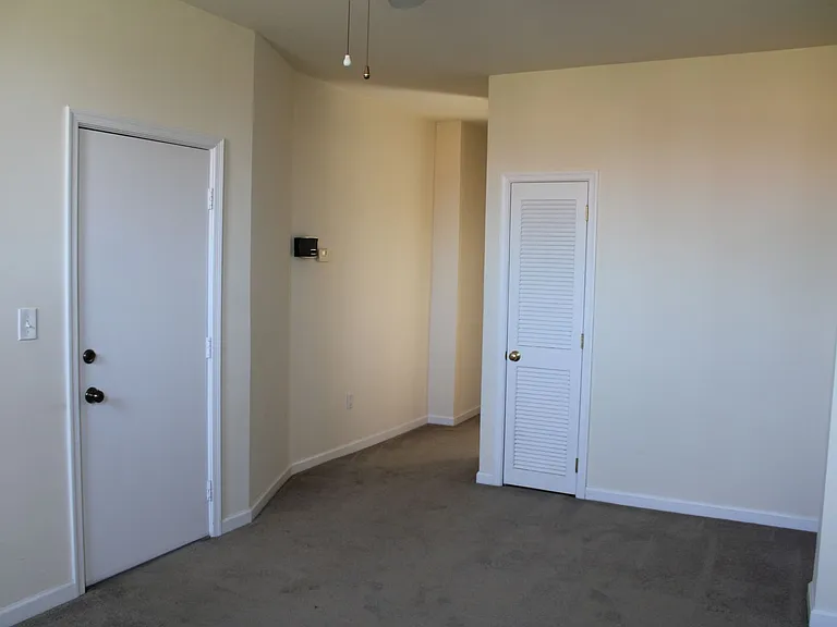 564 Race St — Photo 9