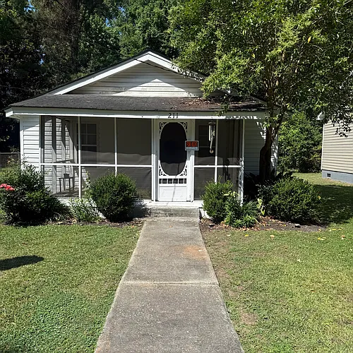 211 Andrews St Photo 1