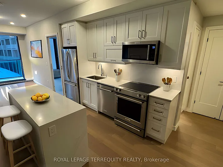 1415 Dundas St E #403 — Photo 2