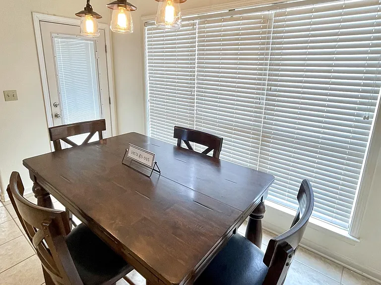 4835 Kings Forest Dr — Photo 3