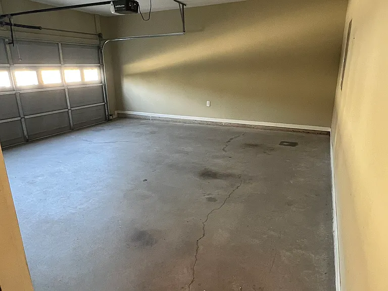 1071 Middleton Ln — Photo 30