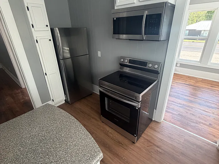 1010 Gault Ave N — Photo 10