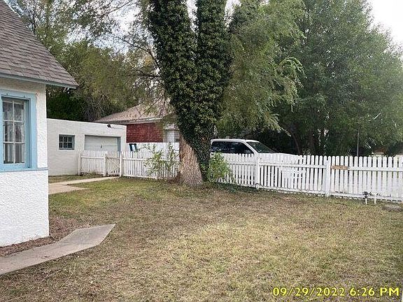 3rd image of 804 Spruce Ave