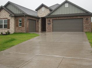 5207 SW Firethorn Ln, Bentonville, AR 72713