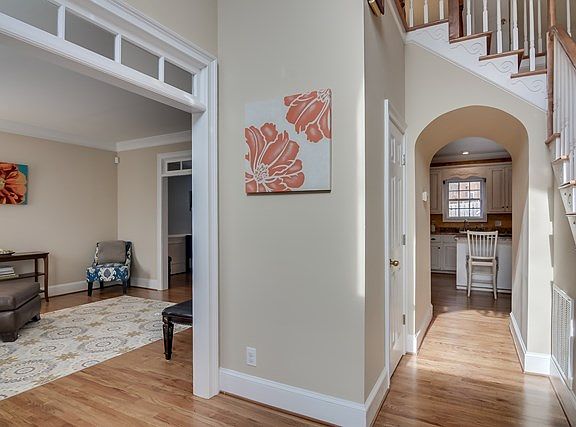 4th image of 996 Shadwell Dr