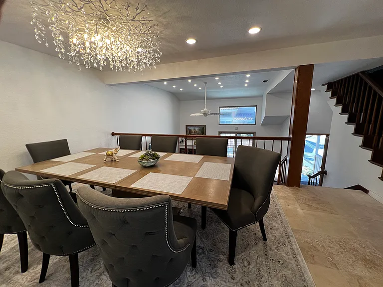 7825 Seaglen Dr — Photo 17