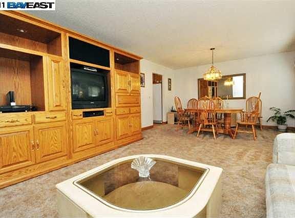 2nd image of 833 Olive Ave