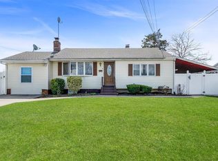 10 Van Buren St, Brentwood, NY 11717