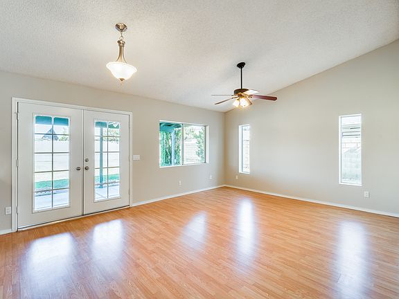 4th image of 5262 E Enid Ave