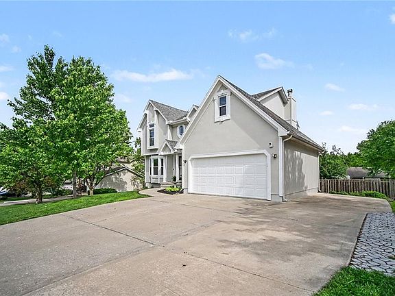 3rd image of 1549 Chauncey Ave