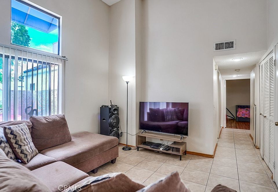 1st image of 424 Park Shadow Ct