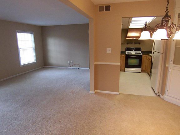 5th image of 2555 Abbington Dr SE