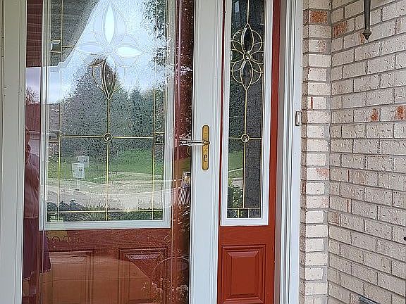 2nd image of 1335 Creekwood Cir