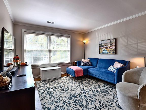 4th image of 3684 Ashworth Dr Unit D