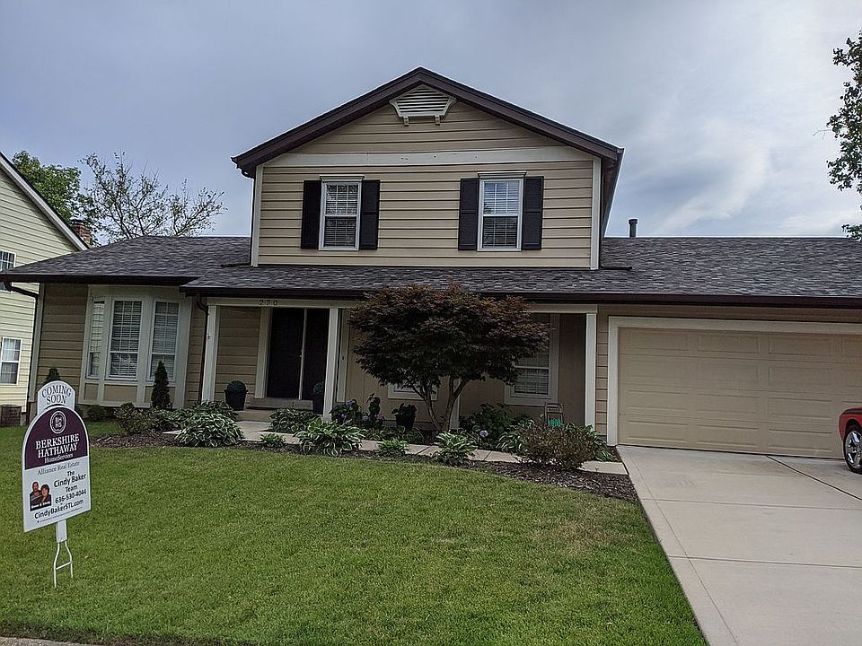 1st image of 270 Oakleigh Woods Dr