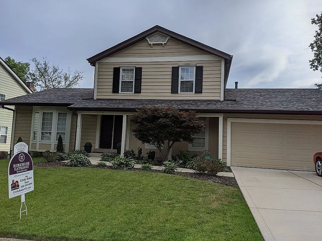 270 Oakleigh Woods Dr photo 1