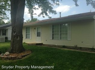 3202 W John St, Champaign, IL 61821