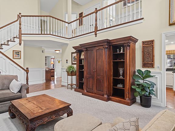 4th image of 167 Tantallon Ln