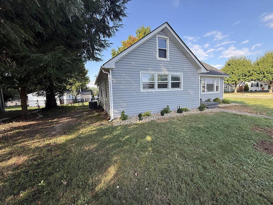2nd image of 3204 Ridgeway Ave