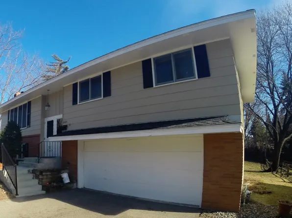 6109 Wilryan Ave, Edina, MN 55436