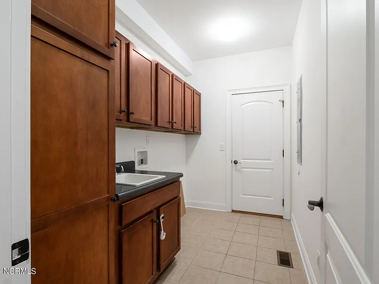 108 Hammerstone Cir — Photo 36