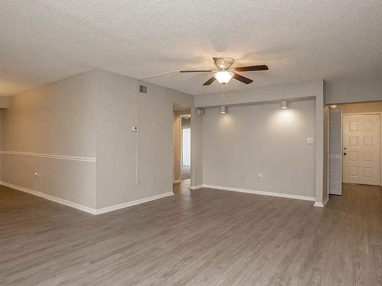 Westwood Crossing — Photo 73