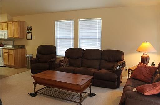 5th image of 6133 Queen Bess Dr