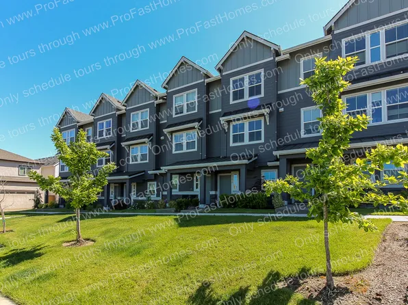 13630 SW River Terrace Blvd, Tigard, OR 97223