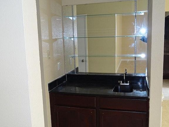 Wet bar