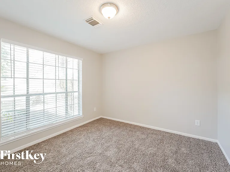 22542 Guston Hall Ln — Photo 13