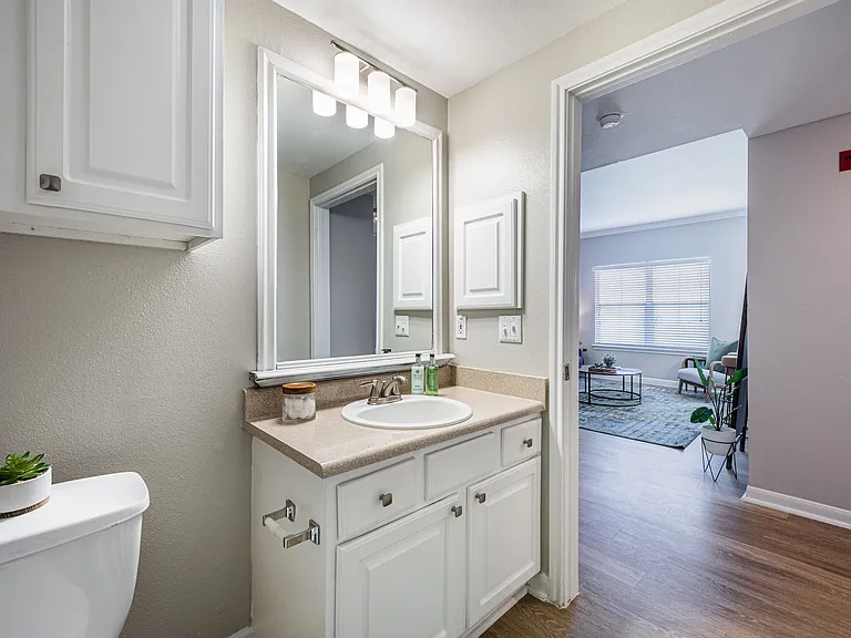 Baypoint Apartments — Photo 106