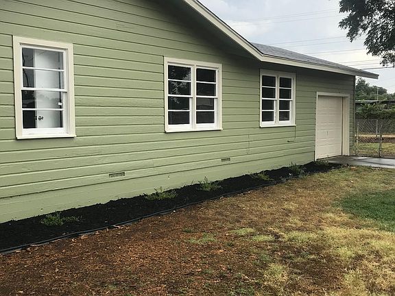 2nd image of 1865 Poplar St